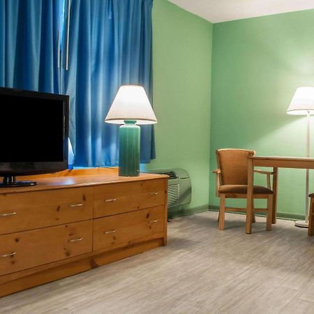 Econo Lodge Buffalo South Blasdell Bagian luar foto