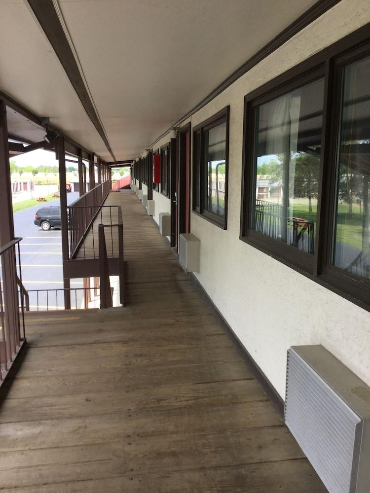 Econo Lodge Buffalo South Blasdell Bagian luar foto