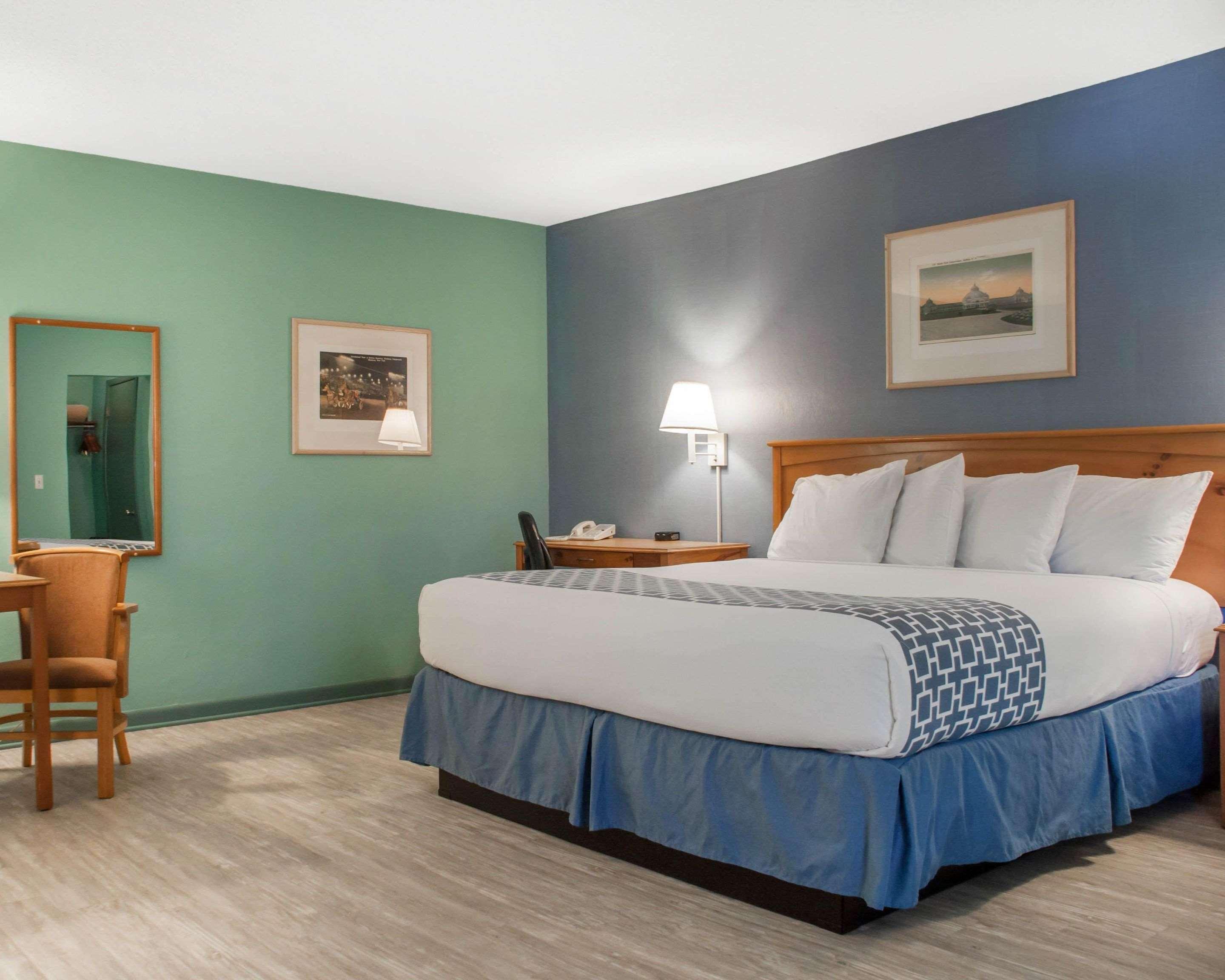 Econo Lodge Buffalo South Blasdell Bagian luar foto