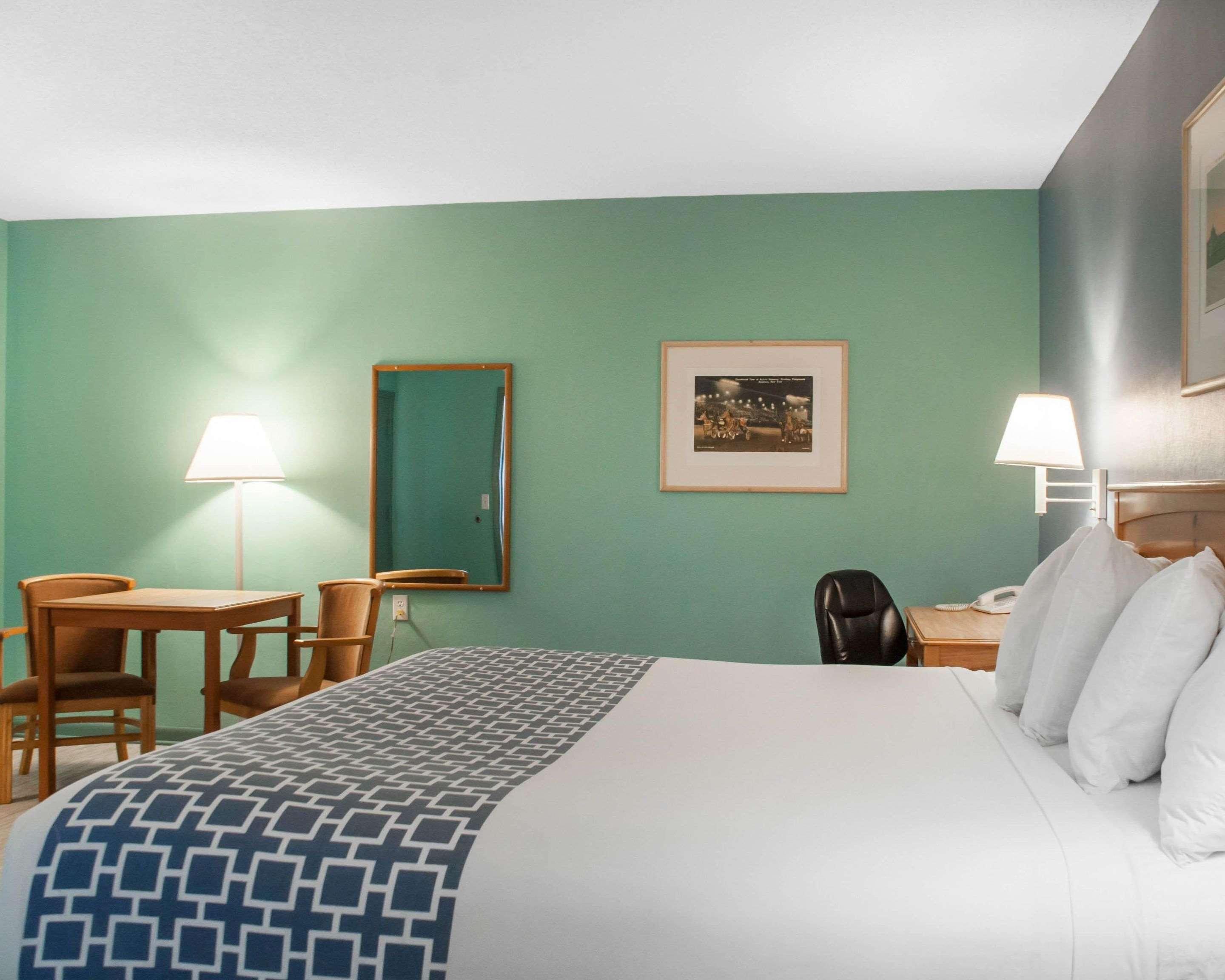 Econo Lodge Buffalo South Blasdell Bagian luar foto