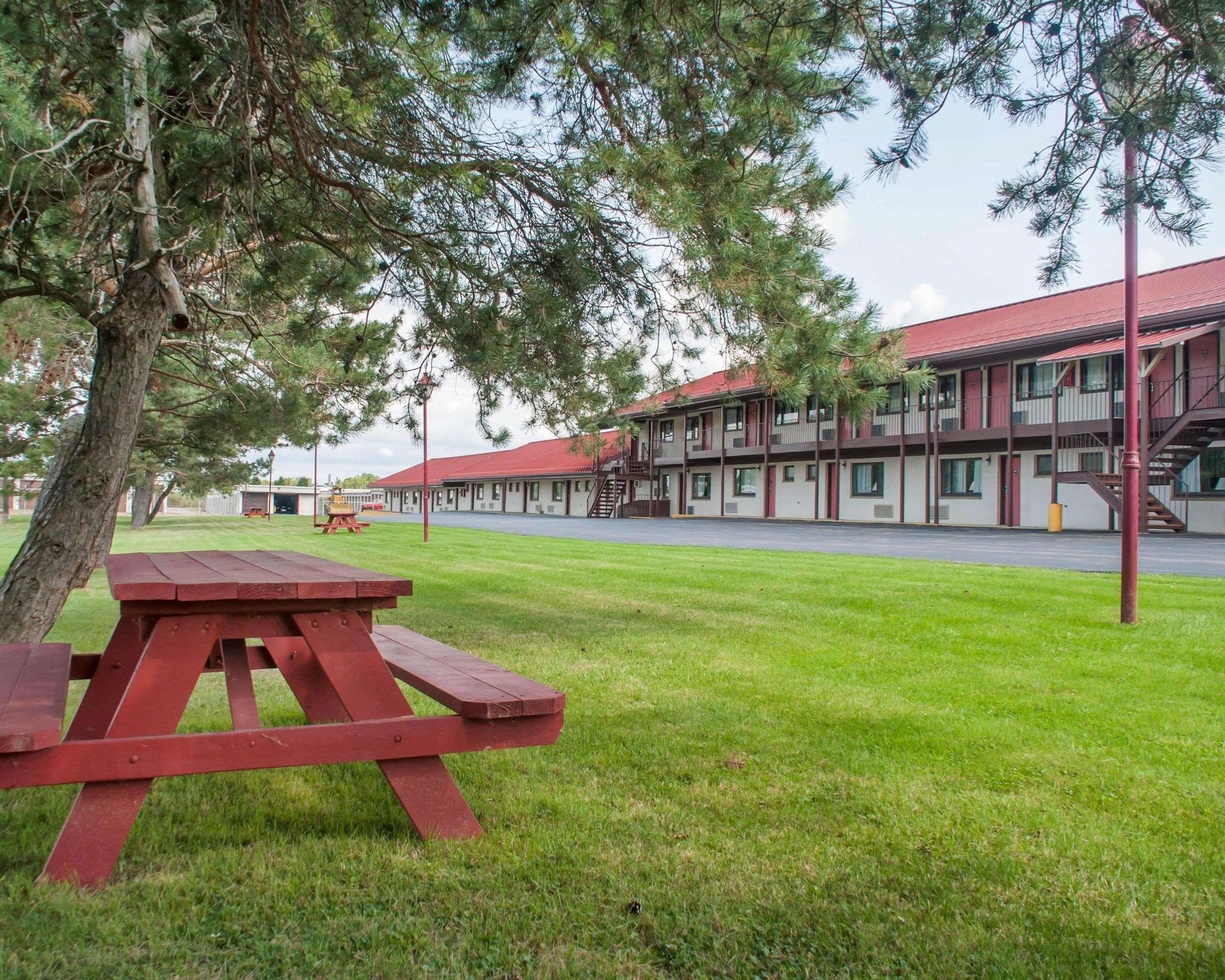 Econo Lodge Buffalo South Blasdell Bagian luar foto