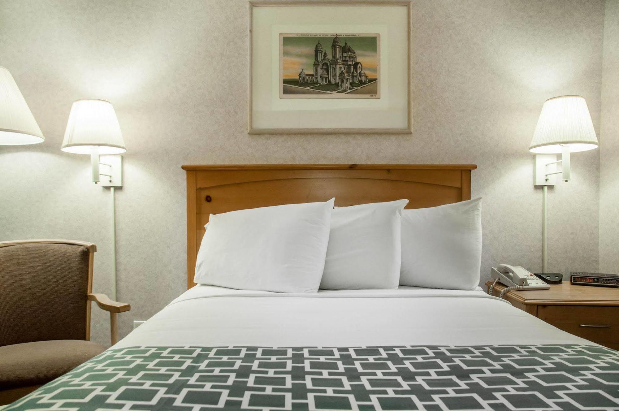Econo Lodge Buffalo South Blasdell Bagian luar foto