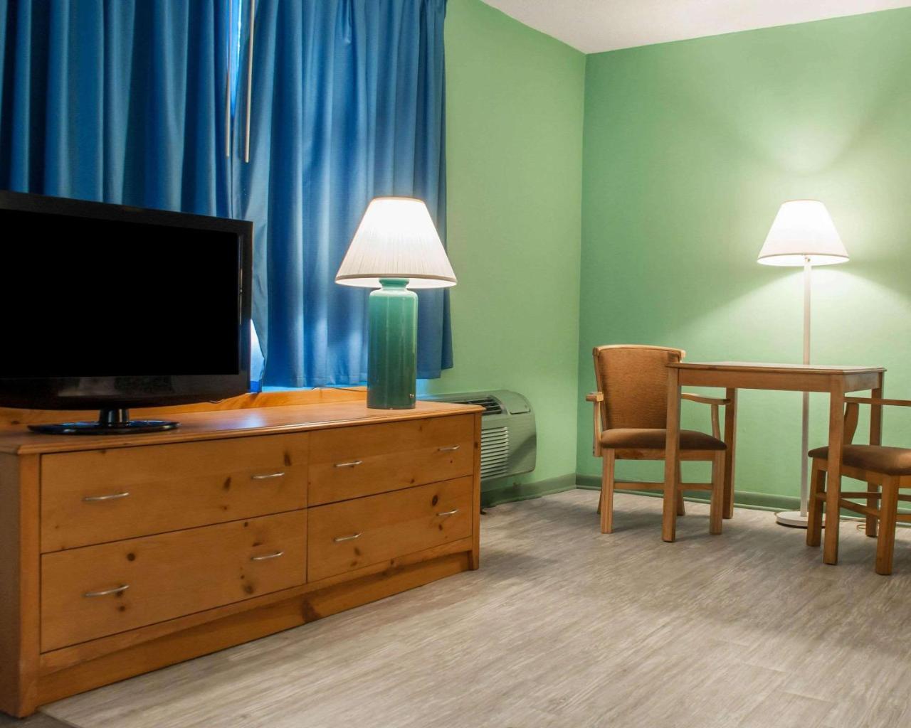 Econo Lodge Buffalo South Blasdell Bagian luar foto
