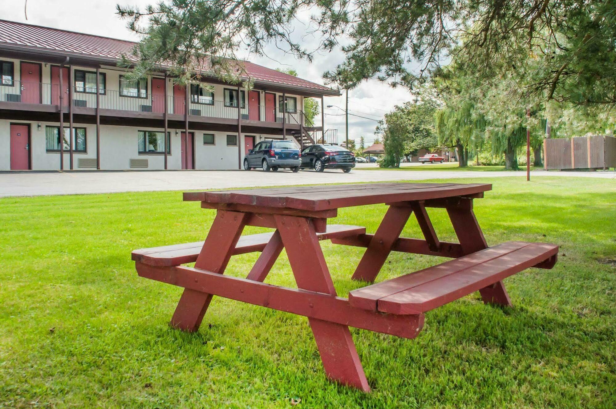 Econo Lodge Buffalo South Blasdell Bagian luar foto